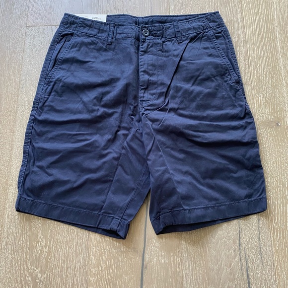 Uniqlo chino shorts in navy - Picture 1 of 14